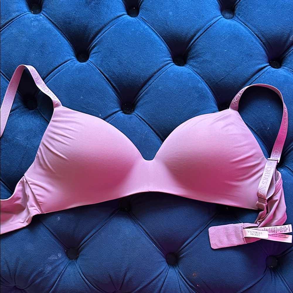 Victoria's Secret Lightly Line T Shirt Bra Wireless 34DD